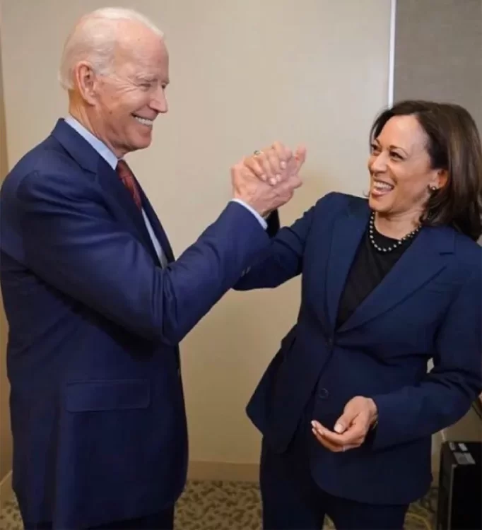 kamala-harris-9-44bcda57945b4913a6154a942b9b27e6.thumb.webp.f9ce6363efd7213681648b4060947a4b.webp