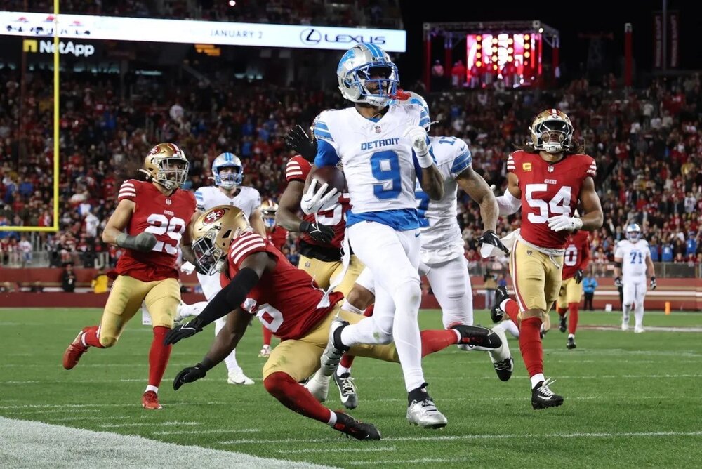 lions49ers.thumb.jpg.79aec54809e4e79895e9ecf0374f32a7.jpg